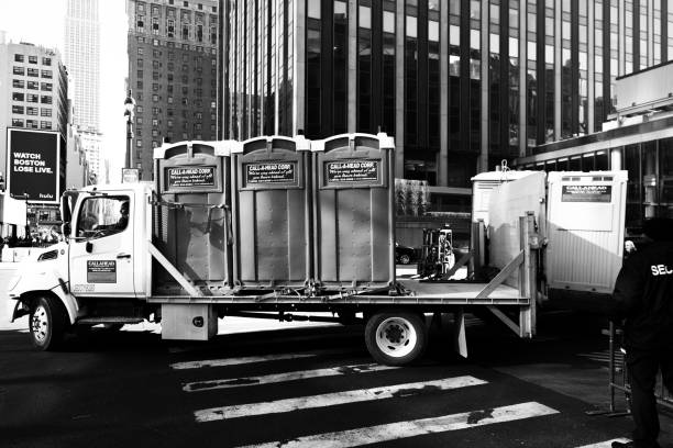 Porta potty delivery and setup in Defiance, OH